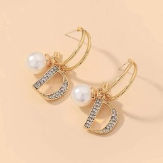 D ピアス(ピアス)