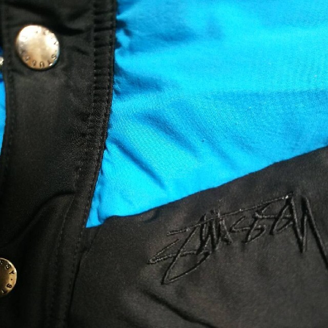 希少STUSSY刺繍ロゴKIDS DOWN JACKETダウンジャケットM/5T 希少STUSSY刺繍ロゴKIDS DOWN JACKETダウンジャケットM/5T