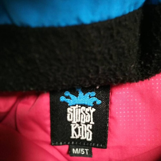 希少STUSSY刺繍ロゴKIDS DOWN JACKETダウンジャケットM/5T 希少STUSSY刺繍ロゴKIDS DOWN JACKETダウンジャケットM/5T