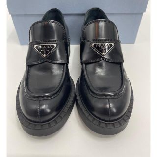 プラダ(PRADA)のPRADA ブラッシュドレザー ローファー(ローファー/革靴)