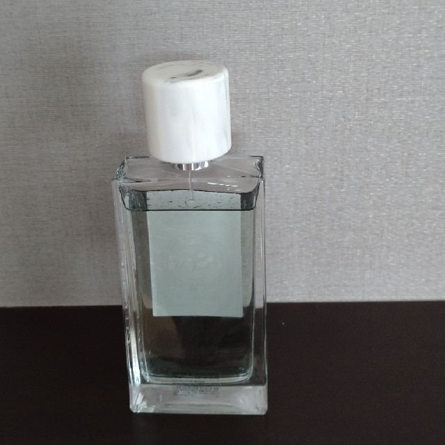 L'OCCITANE(ロクシタン)のロクシタン　ラズベリー&マッチャグリーンティ コスメ/美容の香水(ユニセックス)の商品写真