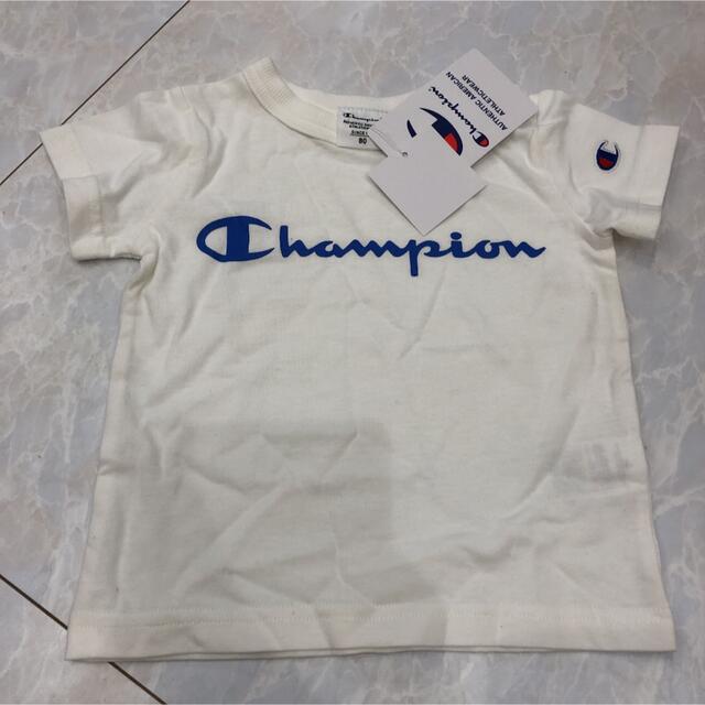 Champion(チャンピオン)の新品　チャンピオン　Tシャツ キッズ/ベビー/マタニティのキッズ服男の子用(90cm~)(Tシャツ/カットソー)の商品写真