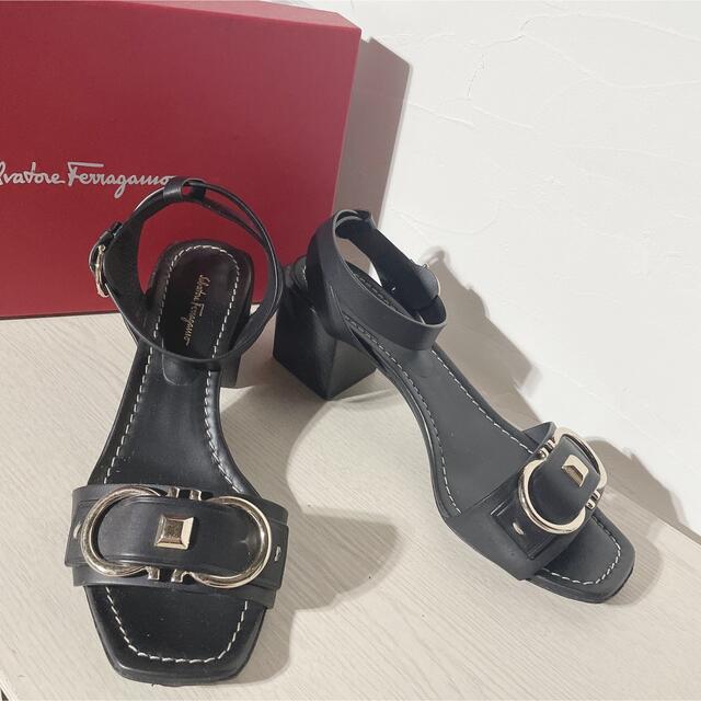 Ferragamo ブロックヒール サンダル  スクエアトゥ