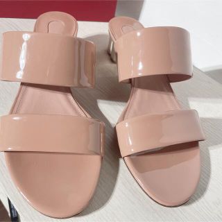 ファッション小物・ストライプストール・ストール・縞模様 Ferragamo