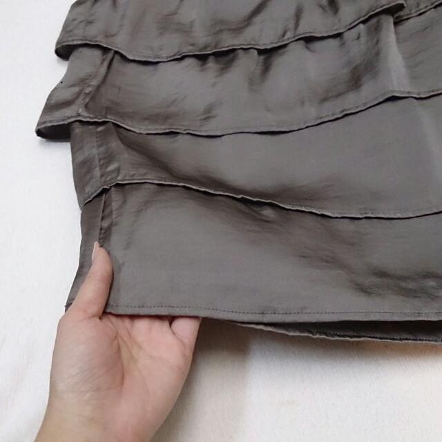Lサイズ☆サテンティアードスカート レディースのスカート(ひざ丈スカート)の商品写真