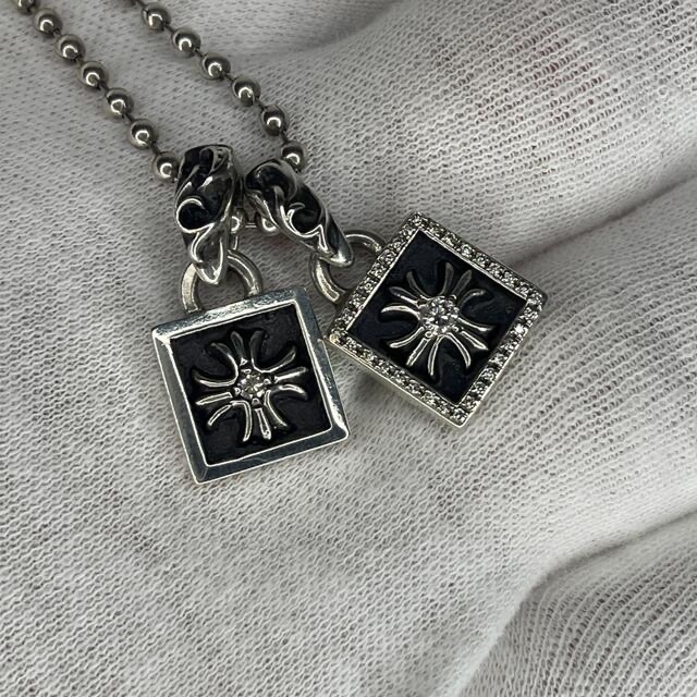 Chrome Hearts(クロムハーツ)の■ クロムハーツ フレームドチャーム CHクロス 2set ■ ダイヤモンド メンズのアクセサリー(ネックレス)の商品写真