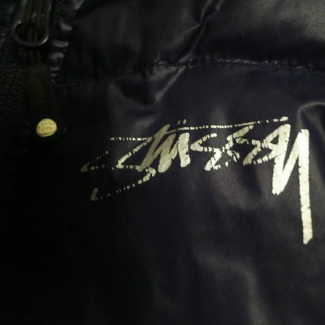 STUSSY(ステューシー)のM/5T希少☆リバーシブル ダウンベスト黒ネイビー濃紺オレンジSTUSSYキッズ キッズ/ベビー/マタニティのキッズ服男の子用(90cm~)(ジャケット/上着)の商品写真