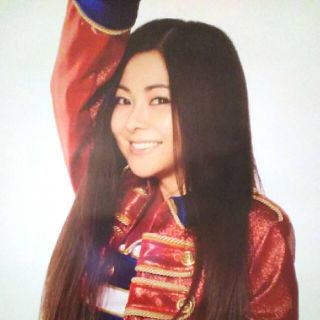 倉木麻衣サイン入り会場限定FC入会継続特典ポスター白ノースリーブ銀ネックレス笑顔