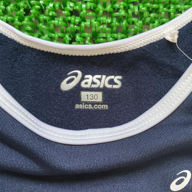 asics(アシックス)のasics スイムランニングトップ 130サイズ スポーツ/アウトドアのスポーツ/アウトドア その他(マリン/スイミング)の商品写真