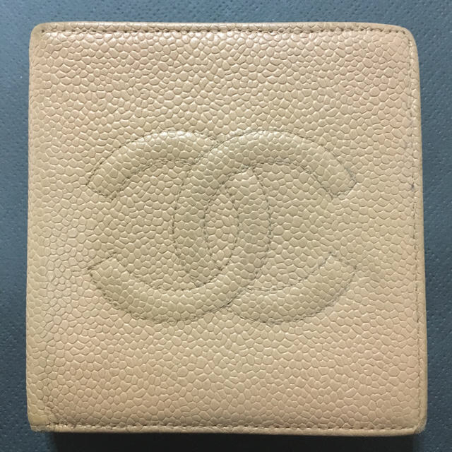 CHANEL(シャネル)の値下げしました！シャネル CHANEL スキンキャビア 二つ折り財布 レディースのファッション小物(財布)の商品写真