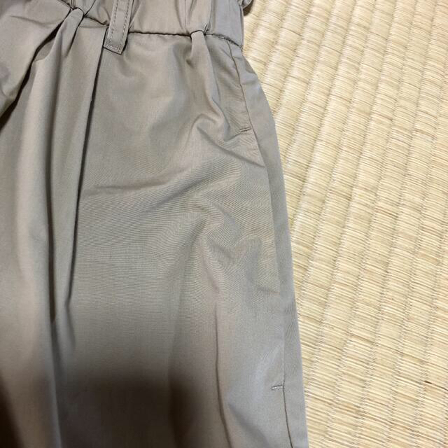 UNIQLO(ユニクロ)のユニクロ　難ありハイウエストリボンフリルスカートMベージュ レディースのスカート(ロングスカート)の商品写真