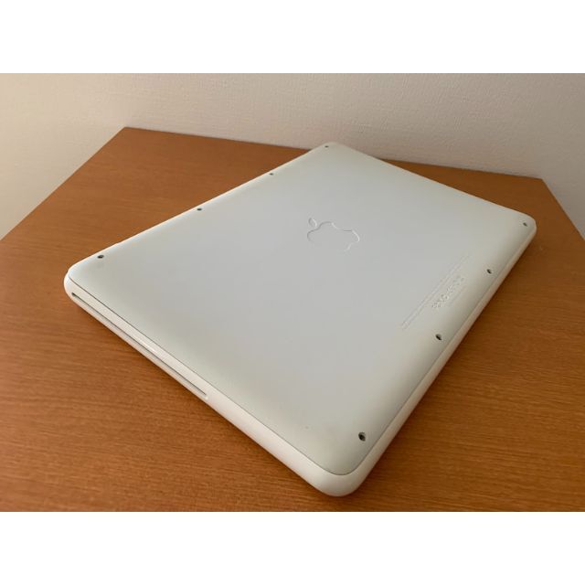 Apple(アップル)の本日限A441人気のMacBook 13白 ジャンク品 スマホ/家電/カメラのPC/タブレット(ノートPC)の商品写真