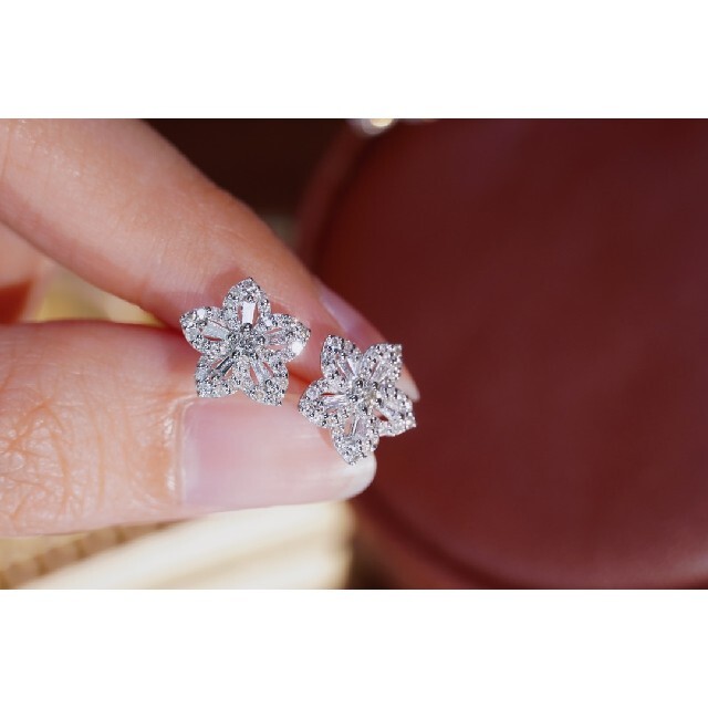 2022年最新海外 花モチーフ 天然ダイヤモンドピアス0.4ct k18 ピアス