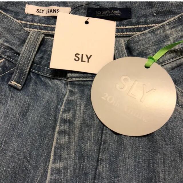 SLY(スライ)の即完売品！20周年限定Lee x SLY PAINTER パンツ　ライトブルー レディースのパンツ(デニム/ジーンズ)の商品写真