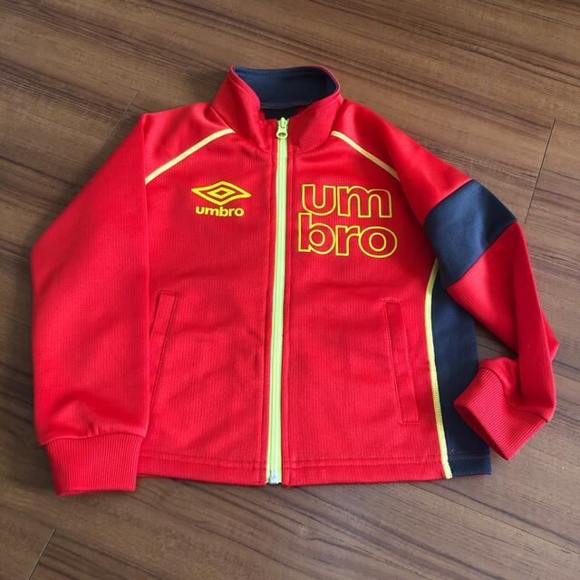 UMBRO(アンブロ)のアンブロ　110 ジャージ　上　上着 キッズ/ベビー/マタニティのキッズ服男の子用(90cm~)(ジャケット/上着)の商品写真