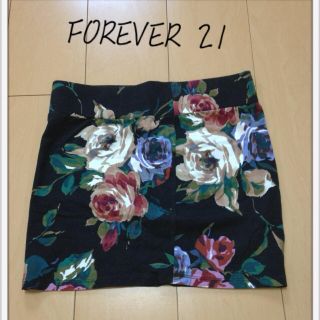 フォーエバートゥエンティーワン(FOREVER 21)の花柄ミニスカート(ミニスカート)