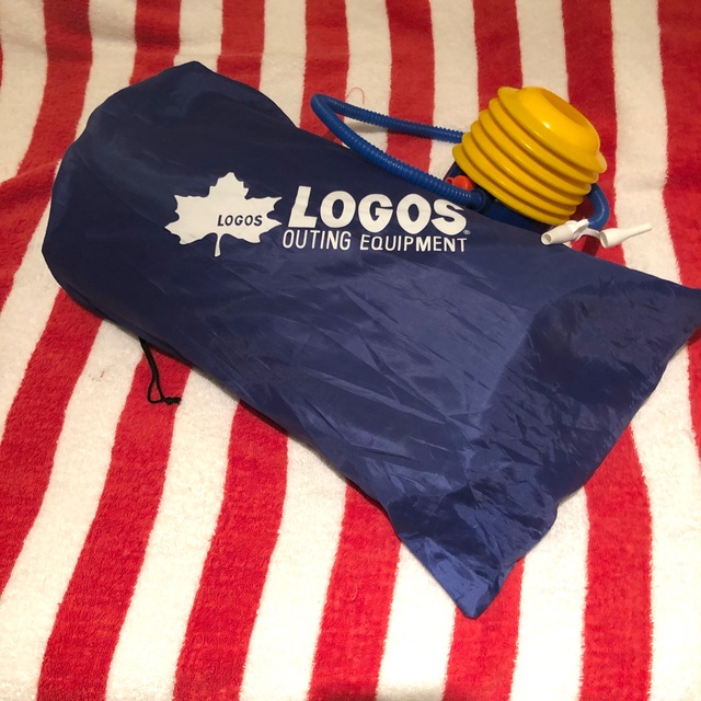 LOGOS(ロゴス)のLOGOS エアマット　キャンプ　車中泊　ダブル　ベルベッド調 スポーツ/アウトドアのアウトドア(寝袋/寝具)の商品写真