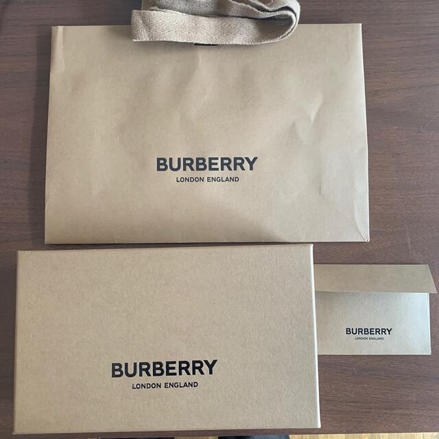 BURBERRY(バーバリー)のBURBERRY 箱&ショッパーセット レディースのバッグ(ショップ袋)の商品写真