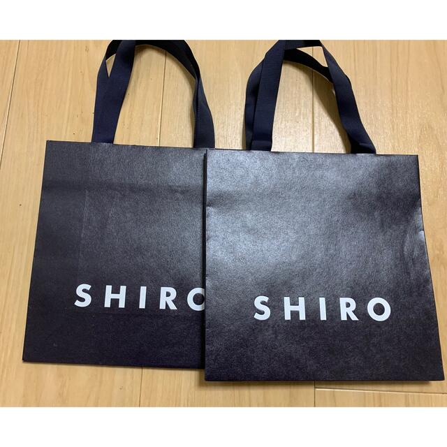 shiro(シロ)のyu.様　7/15〆◎Shiro紙袋ショッパー2枚ギフトまとめ売り香水サボン好 レディースのバッグ(ショップ袋)の商品写真