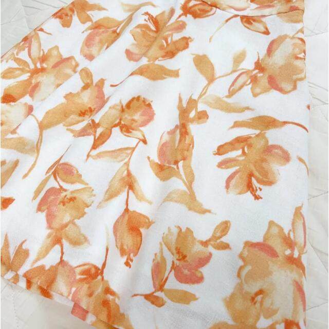 MERCURYDUO(マーキュリーデュオ)のMERCURYDUO 花柄スカート　オレンジ レディースのスカート(ひざ丈スカート)の商品写真