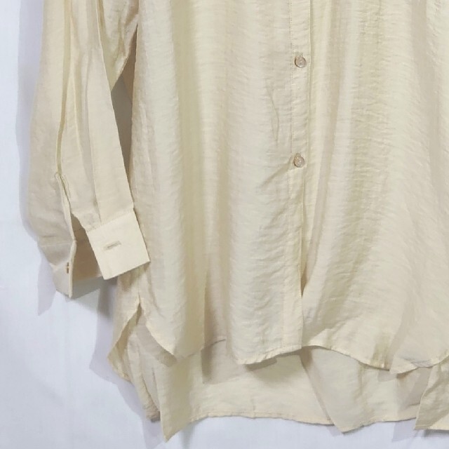 しまむら(シマムラ)の新品 未使用 しまむら シアーカラーシャツ 中肌色 M ベージュ シアーシャツ レディースのトップス(シャツ/ブラウス(長袖/七分))の商品写真