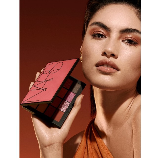 NARS(ナーズ)の限定☆NARS　サマーアンレイテッド　アイシャドウパレット コスメ/美容のベースメイク/化粧品(アイシャドウ)の商品写真