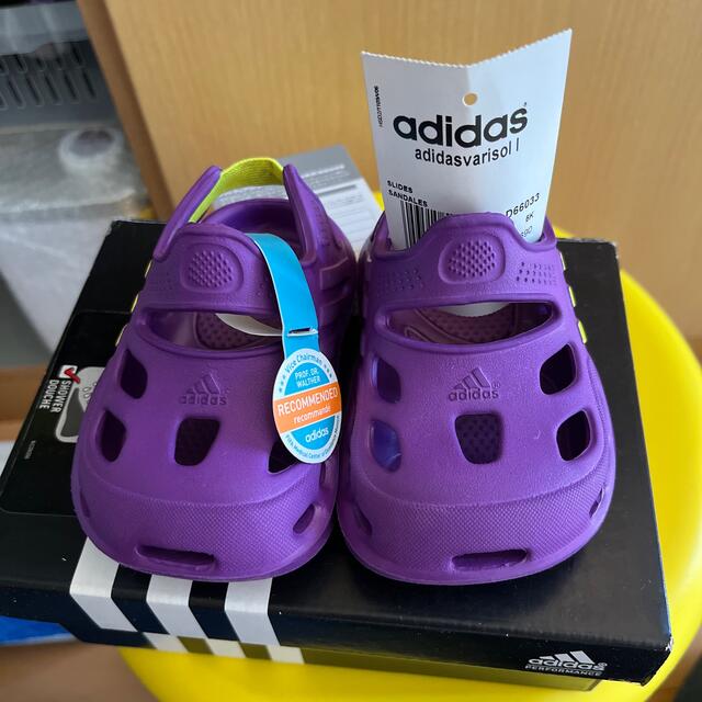 adidas(アディダス)のadidas 13センチ キッズ/ベビー/マタニティのベビー靴/シューズ(~14cm)(サンダル)の商品写真