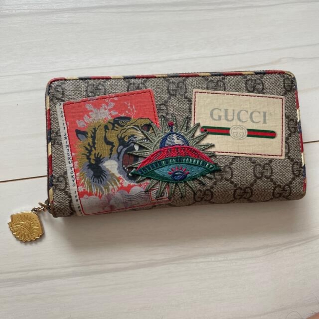 GUCCI 長財布　虎柄 レディースのファッション小物(財布)の商品写真