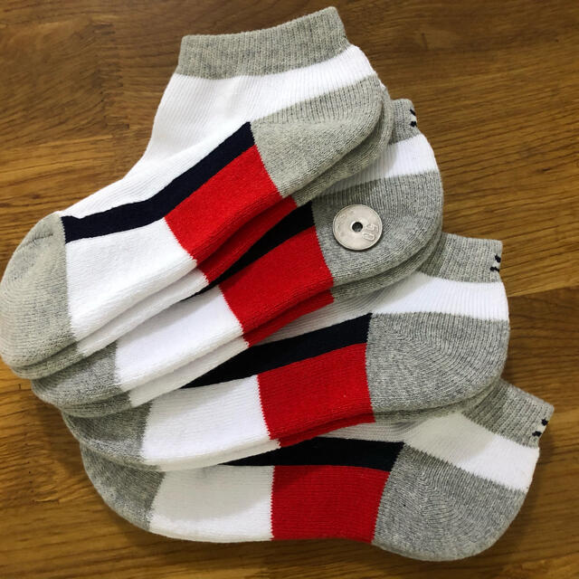 TOMMY HILFIGER(トミーヒルフィガー)の新品トミーヒルフィガーTOMMY HILFIGERレディースソックス4足セット9 レディースのレッグウェア(ソックス)の商品写真