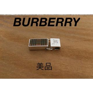 バーバリー(BURBERRY)の【美品】BURBERRY ノバチェック　ナイトロゴ　ペンダントトップ(ネックレス)