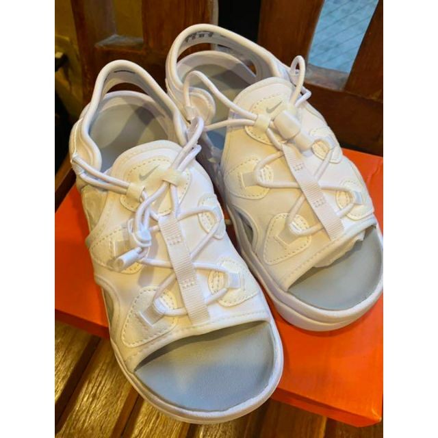 NIKE(ナイキ)のゆう様　　③超美品✨白✨22cm✨NIKE✨エアマックス ココ✨Koko  レディースの靴/シューズ(サンダル)の商品写真