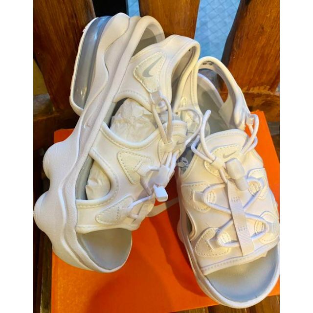 NIKE(ナイキ)のゆう様　　③超美品✨白✨22cm✨NIKE✨エアマックス ココ✨Koko  レディースの靴/シューズ(サンダル)の商品写真