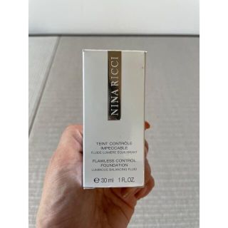 ニナリッチ(NINA RICCI)のニナリッチ　ベースルミエール　ぺシェ　30ml(化粧下地)