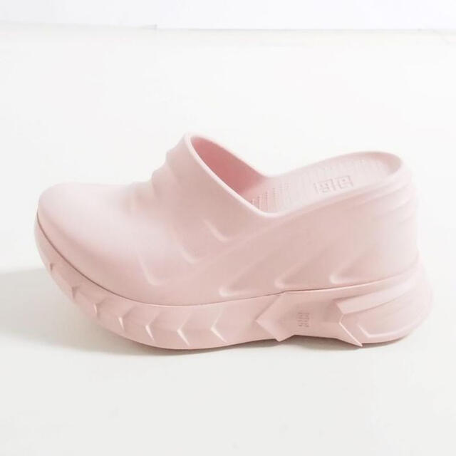 givenchy マシュマロサンダル　ホワイト givenchy マシュマロサンダル ホワイト - メルカリ