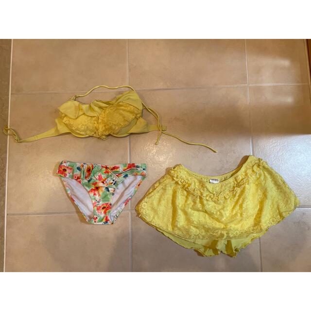 花柄フリルビキニ　3点セット　花柄　スカートパンツ付き レディースの水着/浴衣(水着)の商品写真
