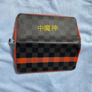 ルイヴィトン(LOUIS VUITTON)の値下げ！　ルイヴィトン　グラフィット　ジッパーウォレット(長財布)