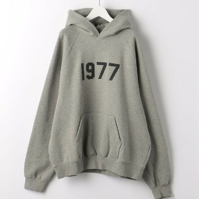 ＜FEAR OF GOD ESSENTIALS＞ 1977 HOODIE