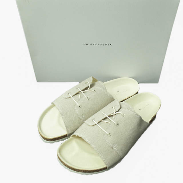 SHINYA KOZUKA シンヤコヅカ 22SS 日本製 POSTMAN CANVAS SANDAL ポストマンキャンバスサンダル 2201SK72 42(26.5-27.5cm) BEIGE シューズ【新古品】【SHINYA KOZUKA】サンダル