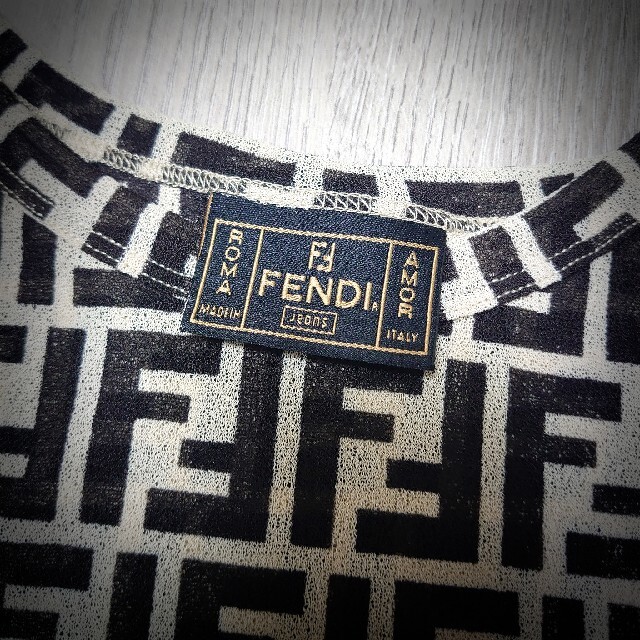 FENDI(フェンディ)のFENDI フェンディ　タンクトップ　ロゴマニア レディースのトップス(タンクトップ)の商品写真