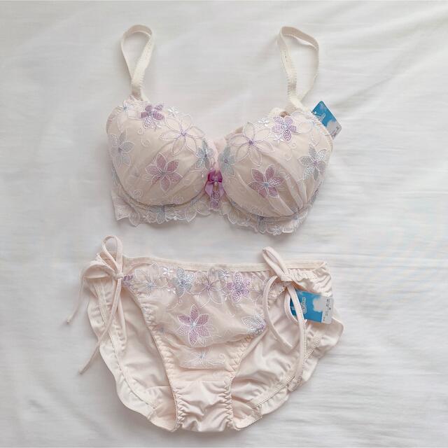 fran de lingerie♡フラワーブラセット レディースの下着/アンダーウェア(ブラ&ショーツセット)の商品写真