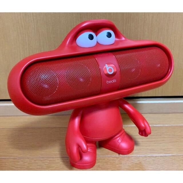 Beats by Dr Dre(ビーツバイドクタードレ)のbeats pill 2.0 Bluetoothスピーカー（Red）スタンド付き スマホ/家電/カメラのオーディオ機器(スピーカー)の商品写真