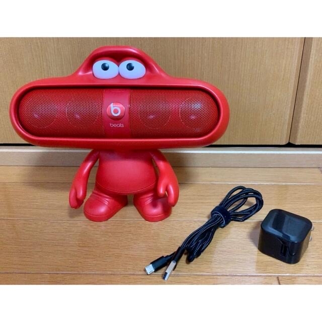 Beats by Dr Dre(ビーツバイドクタードレ)のbeats pill 2.0 Bluetoothスピーカー（Red）スタンド付き スマホ/家電/カメラのオーディオ機器(スピーカー)の商品写真