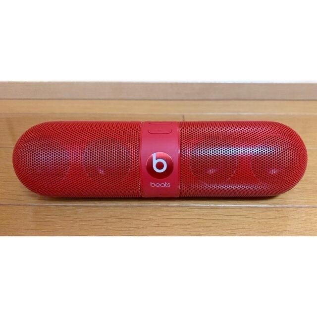 Beats by Dr Dre(ビーツバイドクタードレ)のbeats pill 2.0 Bluetoothスピーカー（Red）スタンド付き スマホ/家電/カメラのオーディオ機器(スピーカー)の商品写真