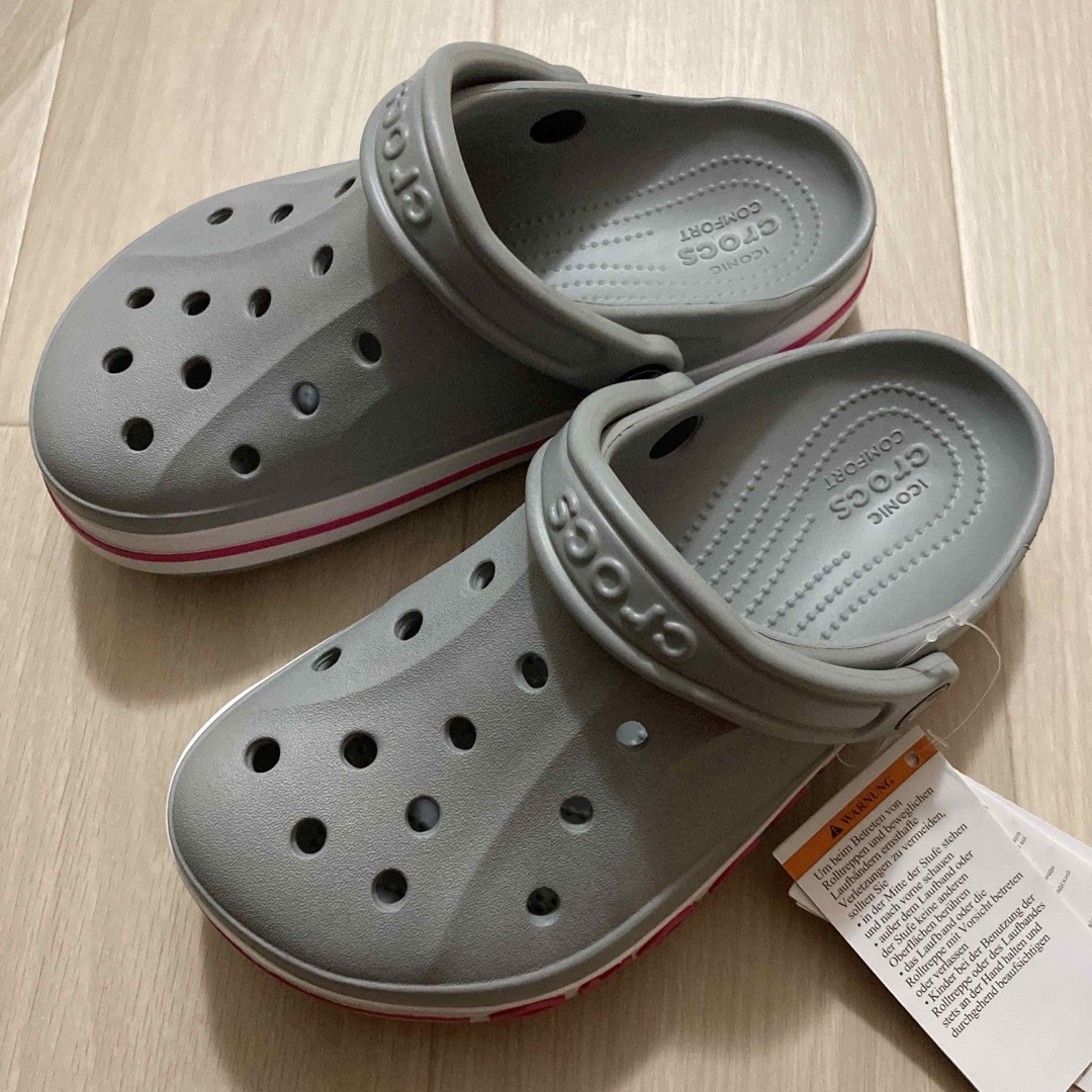 crocs(クロックス)の新品 22㎝ クロックス バヤバンド クロッグ ライトグレー レディースの靴/シューズ(サンダル)の商品写真