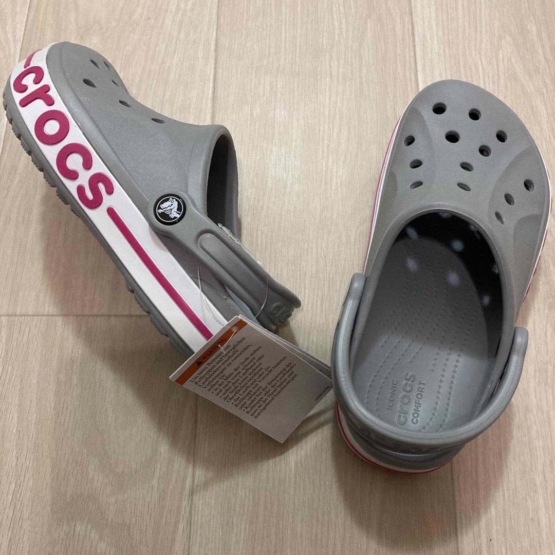 crocs(クロックス)の新品 22㎝ クロックス バヤバンド クロッグ ライトグレー レディースの靴/シューズ(サンダル)の商品写真