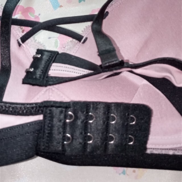 しまむら(シマムラ)のブラ&ショーツセットM　ピンク レディースの下着/アンダーウェア(ブラ&ショーツセット)の商品写真