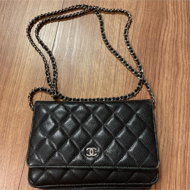 シャネル　CHANEL チェーンウォレット　キャビアスキン