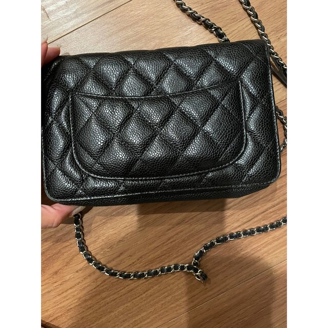 シャネル　CHANEL チェーンウォレット　キャビアスキン