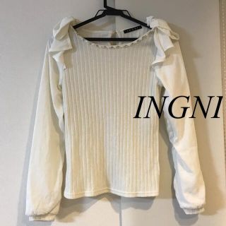 イング(INGNI)のINGNI イング 肩リボン トップス ビジュー パール リブニット カットソー(カットソー(長袖/七分))