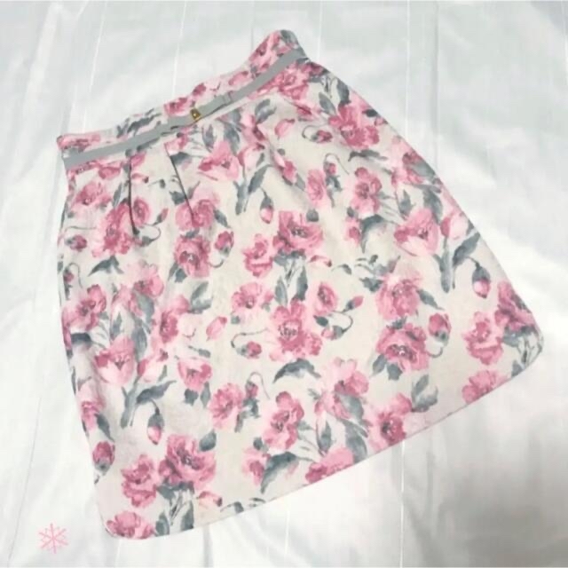 MISCH MASCH(ミッシュマッシュ)のMISCH MASCH ミッシュマッシュ 花柄 薔薇 タイトスカート ピンク レディースのスカート(ひざ丈スカート)の商品写真